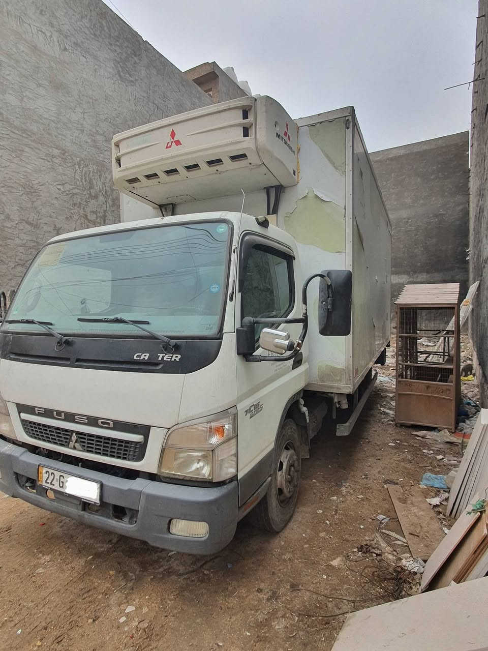 السلام عليكم شباب
-------كنتر أوربي براد 2011 للبيع--------
🔴الطول البراد 5 متر والعرض 2.60 متر والارتفاع ايضاً 2.60 متر ، والبراد منفصل

🔴والسياره بلاد بدون صبغ او تكحيل،

🔴المحرك سوبر مفتوح بمّ و نوزل والكير مالت زيرو 6 نمر 

🟠المحرك مجفت جديد قبل شهر وراجع ستندر اصلي بلادي 

🔺️رقم اربيل بأسمي السيارة 

💲السعر 250$ 

رقم موبايل للاستفسار: *********** 
-ابو حسين-
المكان البلديات بغداد
