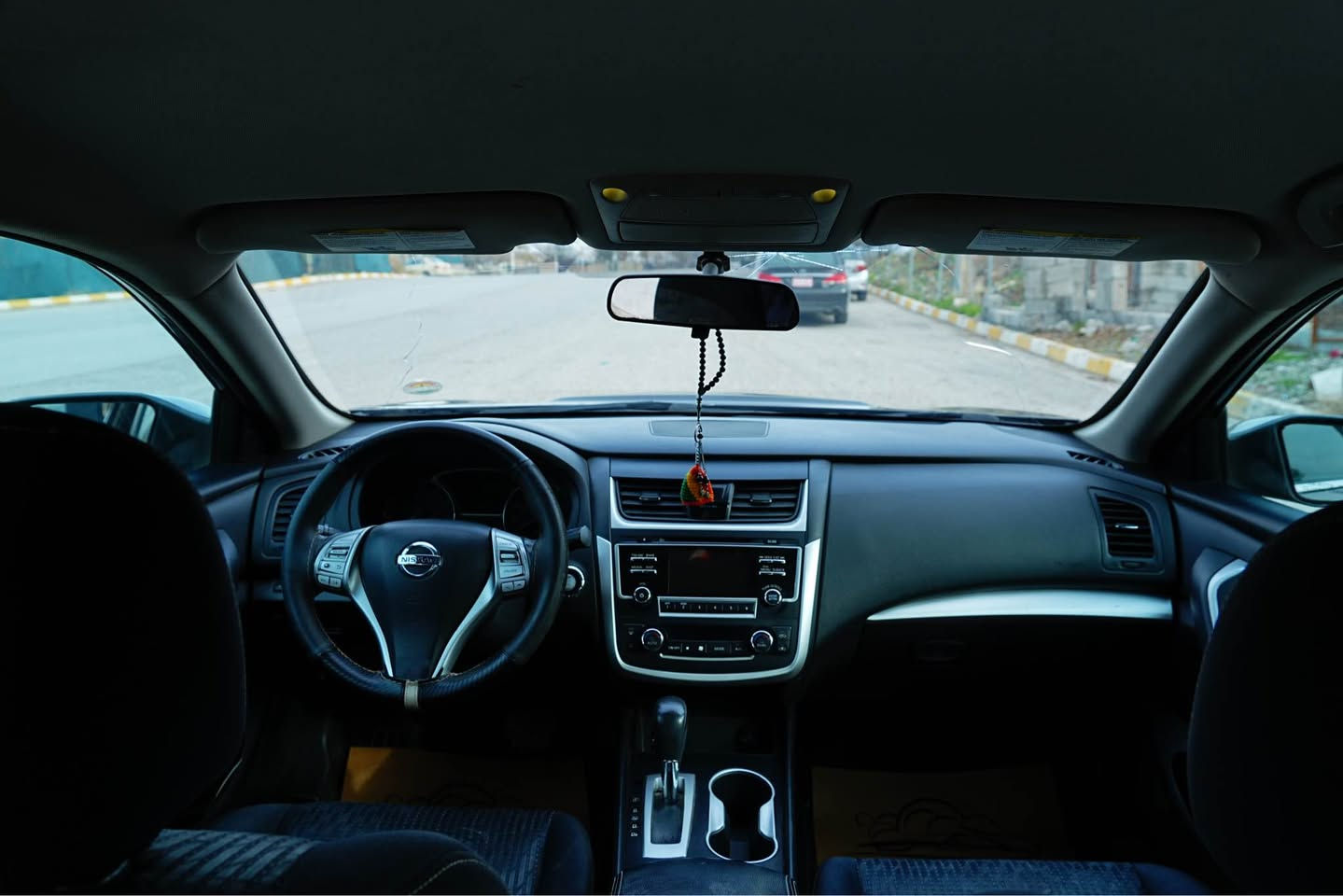 * مواسەفات : ( شاشە، کامێرا، بەسمە، شەغال، کوشن کارەبایی، ڕادار )

* بۆیاخ: ٣ پارچەو نیو ( بەهۆی قوپاوی و شوختەوە ، رەسمی دەعم و سۆنەریم داناوە) 

* ئێرباگ بەشەرتی ئەوەی نەتەقیبێ و بیلادی بێ

* بەشەرتی گێڕ و مەکینەی پاک و بێکێشە

* سەیارەکە زۆر توندوتۆڵە و هیچ مەسرەفێکی تێدا نییە، هەموو شتێکی بەشەرتە, سەنەوی ساڵێکە بەسەرچووە، بەناوی خۆمەوەیە. 

* نرخ { ١٠٧ } گەڵاو مەجال

* شوێن سلێمانی

جوابی نامە نادەمەوە ئەگەر موشتەری نیت تەلەفونیش مەکە
*********** السليمانية, العراق
