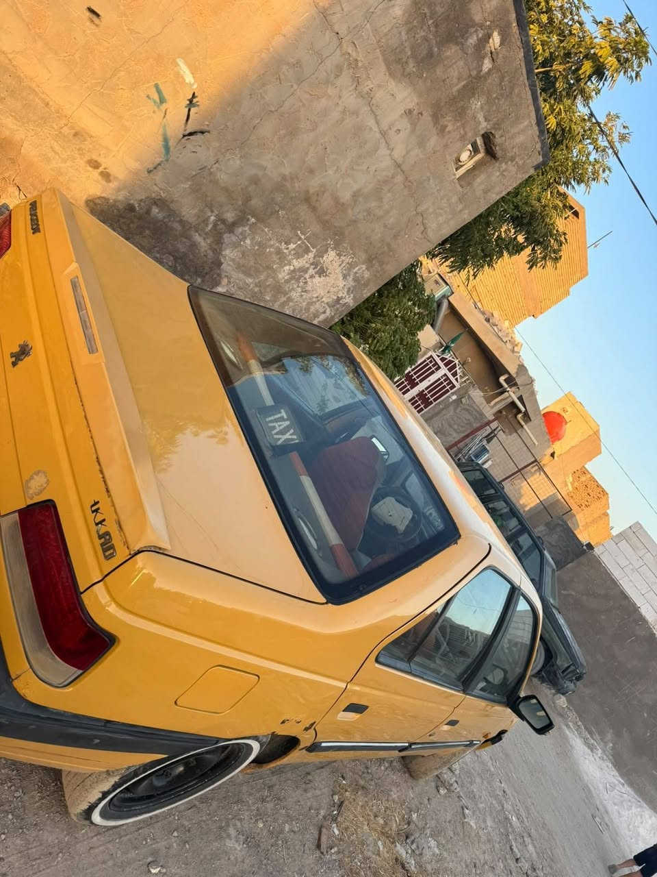 سلام عليكم بيجو 405  موديل 2016كفاله من كلشي سياره حلوه ونضيفه رقم نكليزي ما عايزه شي  سعر40 ماكان نجف ***********
