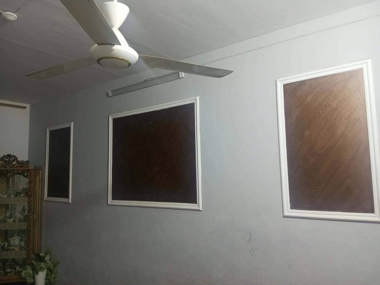 دار للبيع مطلوب للمصرف العقاري 100م طابو نجف 
حي الوفاء منطقة 40 
قريب مجمع الجوهره طابق واحد شيلمان يتكون من 
غرفه وصاله ومطبخ واستقبال وصحيات نظيف 
( مطلوب للمصرف العقاري 90 مليون ) 
(ينباع بتطلوعه 35 مليون تسديد الشهر ٤٤٠الف) 
للاستفسار اكثر واتساب ***********
