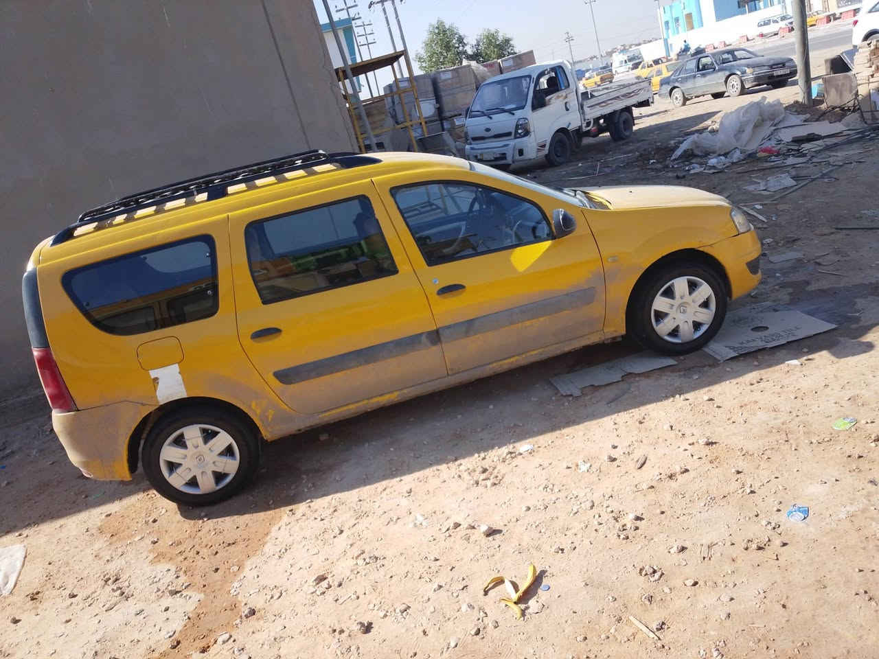 رينو 7راكب موديل2010مكينه وكير مكفولات تخم تاير السعر 40وبيهه مجال مبايل***********
