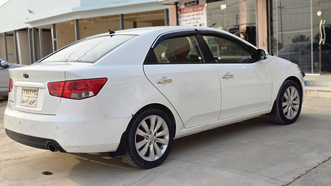 السلام عليكم 
سيراتو ٢٠١١ خليجي 
بنيد مبدل و ثلاث مكانات رش صبغ 
السعر ٩٠ .. مكاني ديوانية ***********
