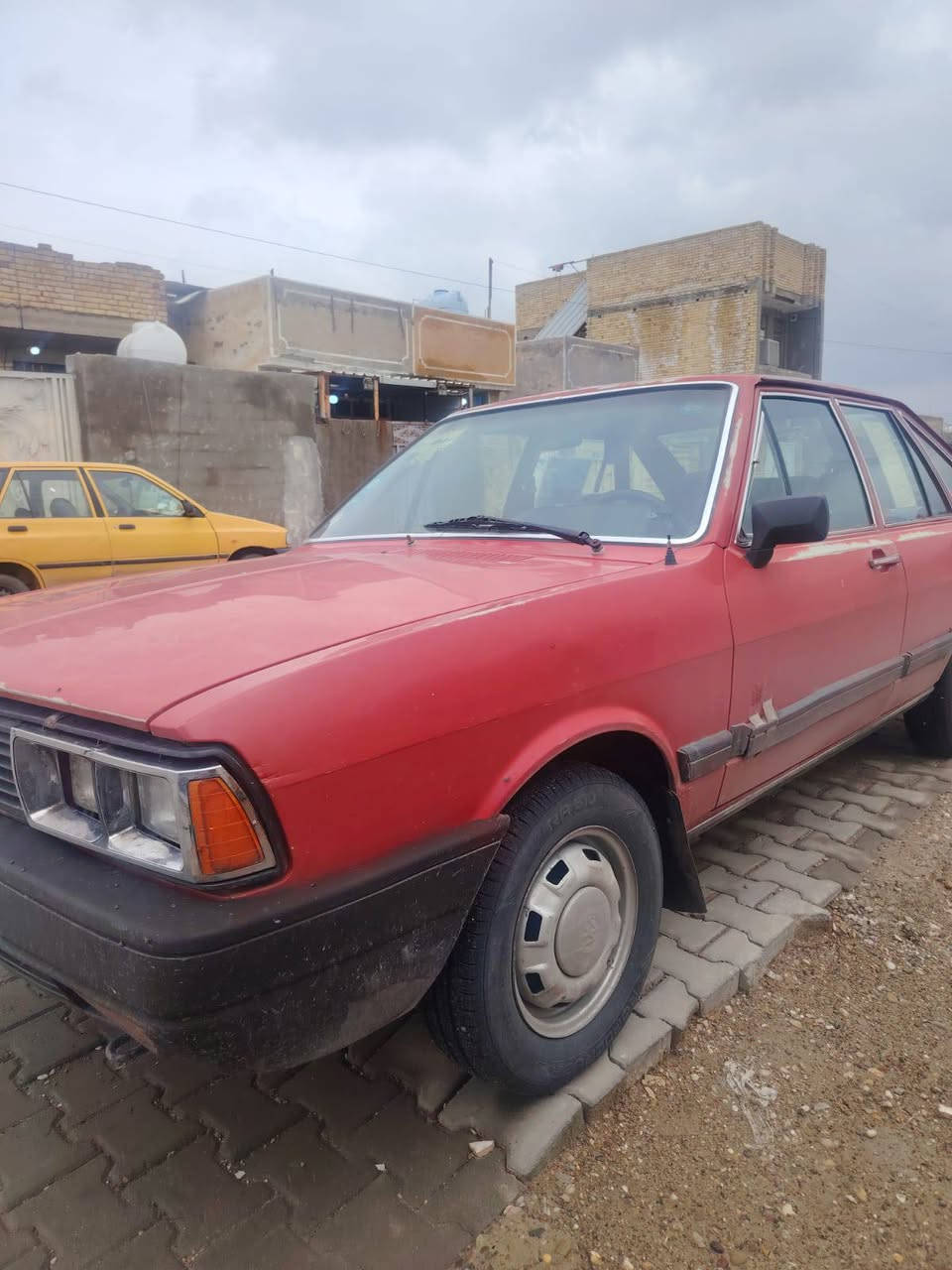 السلام وعليكم برازيلي موديل 86سياره جديده وضع شركه لا صبغ لا حادث سياره جديده رقم دولي بغداد مشروع وطني بسمي مكاني بغداد الحسينيه ومحتاج وريد أبيعها السعر 45وبيها مجال *********** محتاج الفلوس يعني مرواس مارواوس
