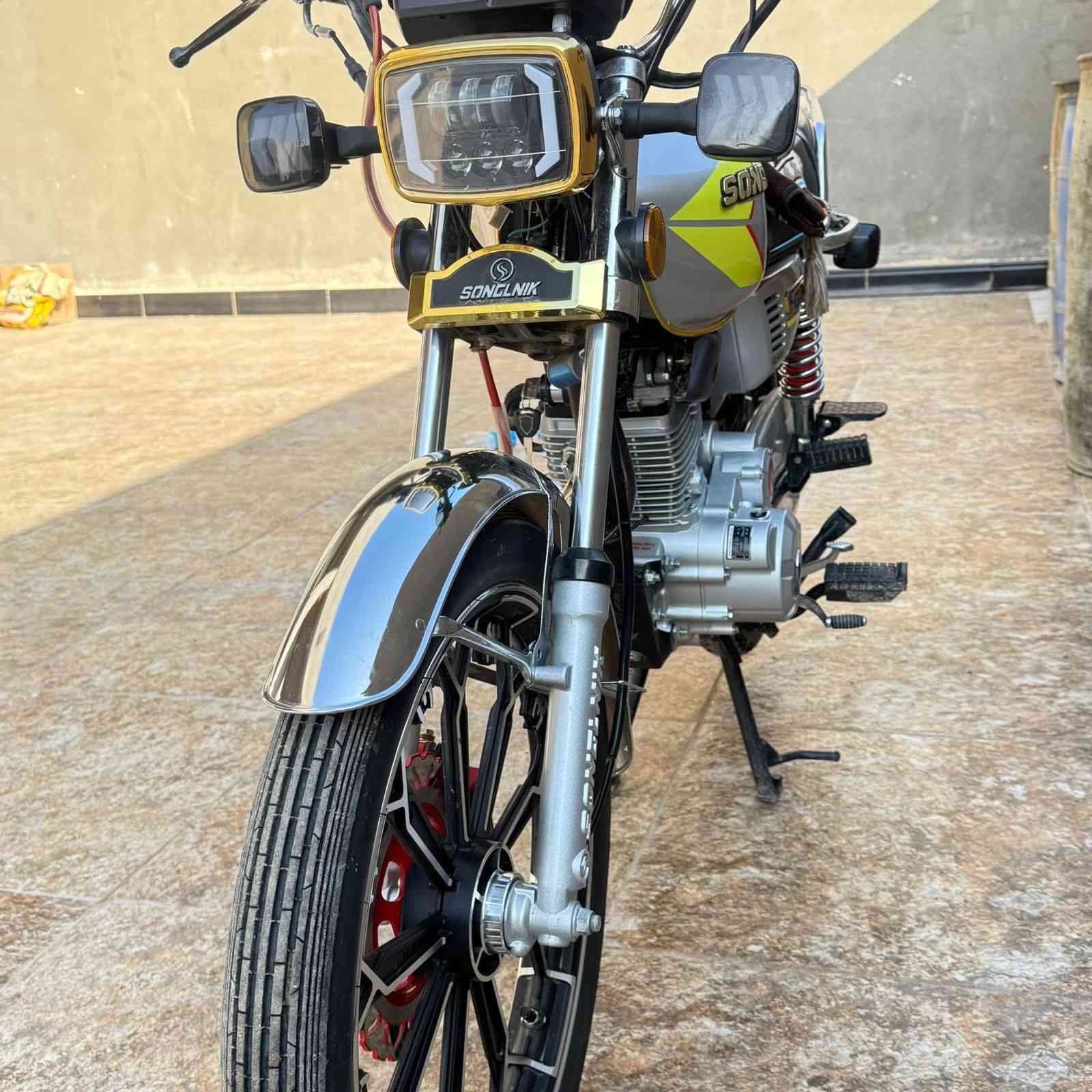 سلام عليكم دراجه سيفان 2025دراجه جديده المكان السماوه ***********
