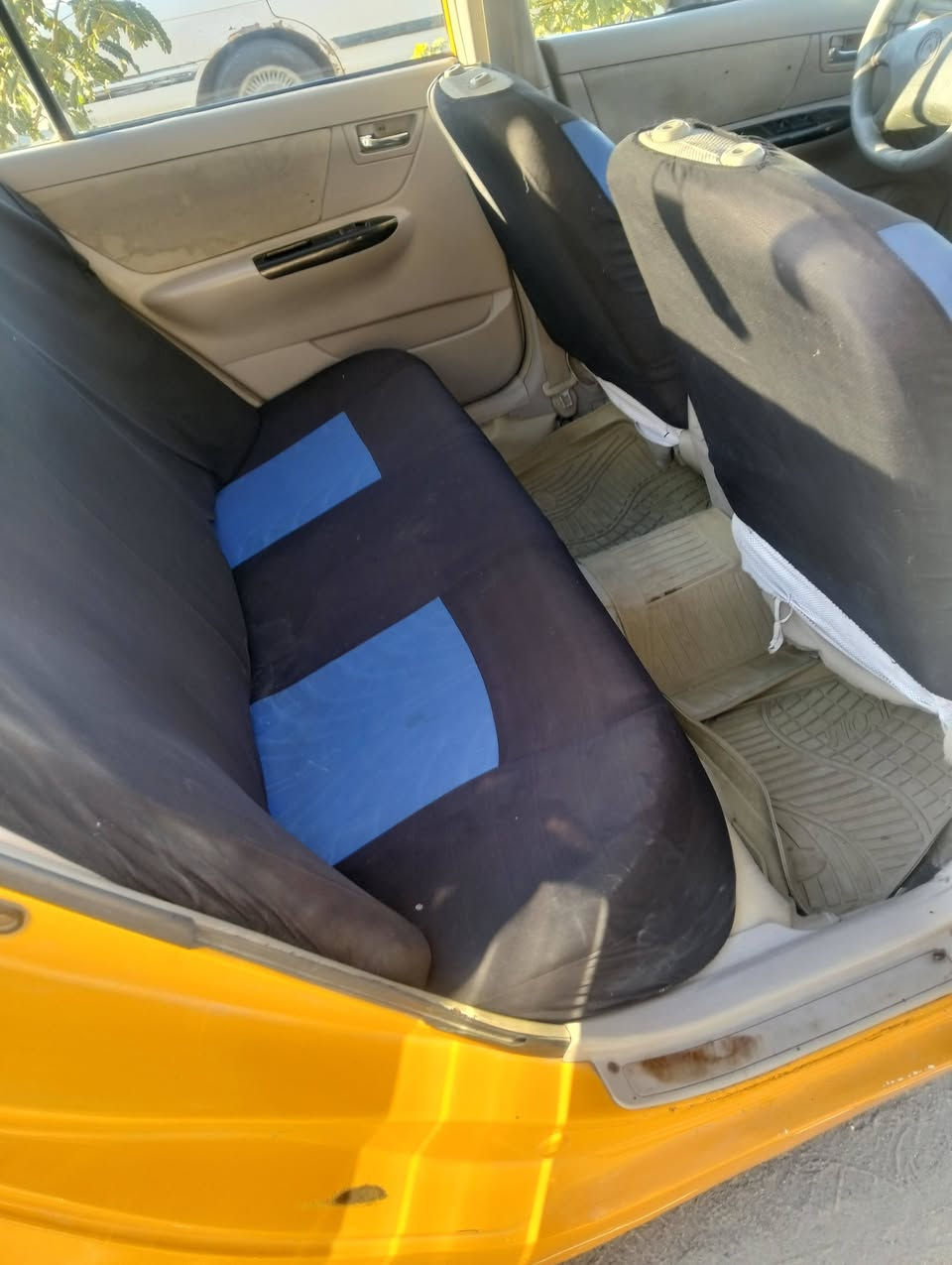 السلام عليكم جلي موبل للبيع مديل 2013 مكينه بلاديه ومكفوله من الضربه بيه بس بارد بصفحه السايق والحداديه خير من الله وباقي التفاصيل اتصال على الرقم *********** السعر 39
