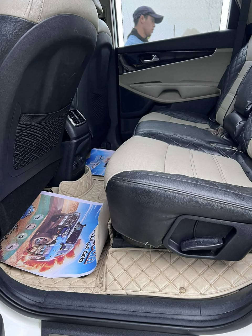 السلام عليكم
سورنتو 2019 خليجي باسمي رقم بغداد 
فول مواصفات عدا الفتحه 

بصمة
هاند بريك بصمه 
6سلندر 
3عدسات 
مري شفط
صندوق كهربائي
3 قطع تبريد 
حساسات امامية وخلفية 
4 وضعيات قيادة 
Auto hold
بيها صبغ جاملغ خلفي عكس السائق 
السعر 240 ورقة وبيها مجال بسيط 
للتواصل ***********
مكاني ديوانيه 

إذا اكو مراوس باوباما بيضه موديل 19 وفوك
