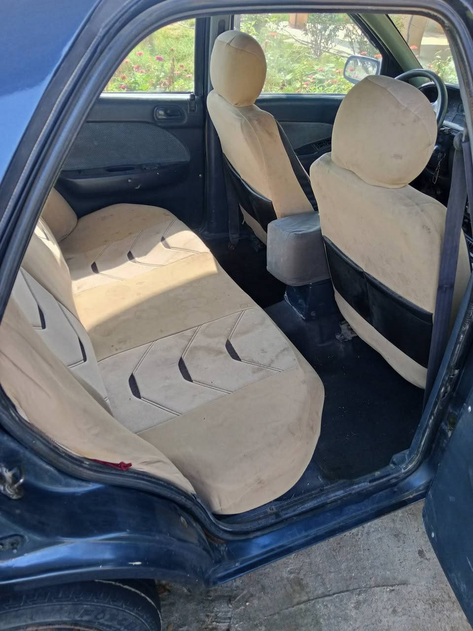 السلام عليكم سيفيا 93رقم بغداد ب اسمي  مشروع وطني  سنويه لل 28 محرك مسكر كير عادي سياره جاهزه كير محرك تبريد تخم تاير جديد كهربائيات كله شغاله غرفه جديده سياره مصبوغه عام بدون ضربه مكاني بغداد اللطيفيه السعر 36وبيه مجال قليلل
الاتصال ***********
***********
