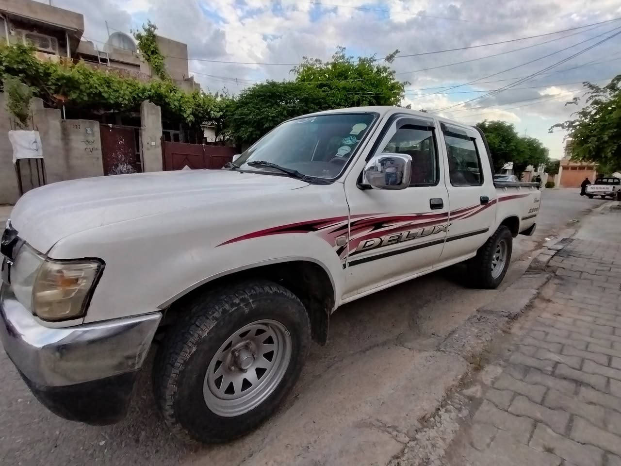 پیکاب دێر بۆ فرۆشتن 
مۆدێل. 2007
مەنەفێست ئەسلی 
سەیارەکە زۆر تووندو تۆلە 
کامل کارەبای ئیش دەکات 
بەس یەک چاملغی بۆیاغە 
سعری .37گەڵا محامەلەیەکی کەم 
شوێن . حاجیاوا


**إذا كنت صاحب هذا الإعلان وتريد حذفه لأي سبب، رجاءا أرسل رسالة إلى الدعم الفني**