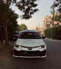 سارة كورلة هايبرد 2024 للبيع سيارة مكفولة بيهة بس طخة زغيرة بل جاملغ ب...