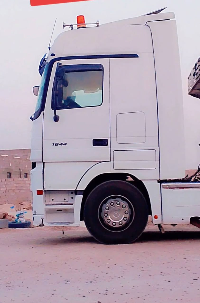 السلام عليكم اكتروز للبيع موديل 2003 مقفوله كفاله عامه من ضربه من صبغ ومن القماره ومنق سياره مربوطه عليها عربانه فلات 3 محاور والسنويه لل 30 والسياره العربانه اللي عليها مو للبيع وعليها عربانه فلات 3 محاور العربانه شمتس ابو السياره خير من الله والسعر علاء الخاص ***********
