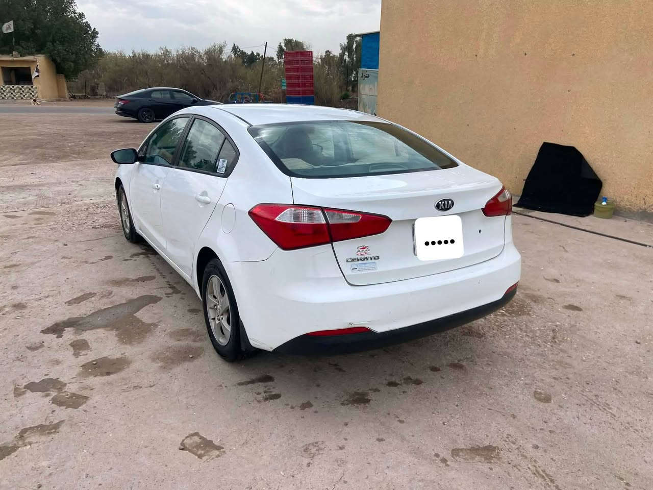 السلام عليكم للبيع سيراتو موديل ٢٠١٤ خليجي مكينه ٢٠٠٠ رقم واسط ومكانه واسط قضاء الاحرار  سياره جاهزه من كلشي وسوناره مرفق مع الصور ومراوس حسب القناعه   والاستفسار ع الرقم ***********
