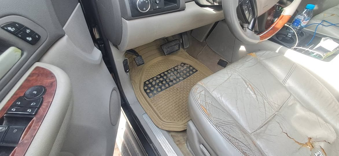 تاهو 2007 (  ادوات  ) LTZ فول مواصفات 
المواصفات
1 تبريد ثلاث قطع
2 مقاعد منفصل
3 مقاعد امامي وخلفي تدفئة
4 تحكم ستيرن جهتين
5 طبله
7 اريل ابل كاربلي
8 مقاعد الاماميه ذاكره
9 فتحه سقف
10 سماعات BOSE
11 تشغيل عن بعد
12 جنطه فتح كهرباء
13 شاشه عدد 2
14 كامره خلفيه
15 السعر 95 وبيها مجال للاستفسار اتصل ***********
