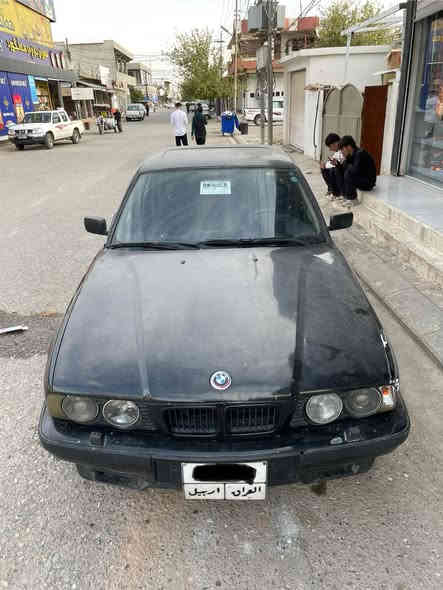 bmaw 525 گیر عادی
١٩٩٠ دوجام کارەبا 
سلاید ڕەقەم هەولیر  بەشەرتی بەناو کردن  بەسەر جوە سەنەوی 
گیرومەکینەی بەشەرت 
سالۆنسای تازەی لەسەرە تایەی تازەی بۆ بەستراوە  پانکەی کراوە بە کارەبای 
سەیارەکە مالی دۆستە 
تکایە گەر مشتەری نیت سەری خۆتو منیش مە هیشینە
سعری  (٤١) گەلاو معامەلەیەکی زۆرکەم  
ناونیشان ـ بازیان 
***********
