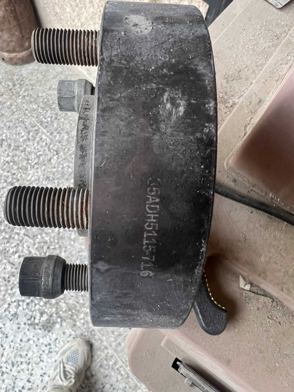 غراض للبيع 
1-حلوك ٤ انج جدد ٤٠
2-سبيسر زوج اصليات٦٠
3-دواسات جارجر srt ٦٠
4-بك لايت جالنجر ٢٠١٤ كامل٣ قطع اصلي تفصيخ٢٥٠
5-سبايدر جالنجر ٣٠
6-دبات مكنه فلو اصليات زوجv8 ١٥٠
7-وصطيات كات باك زوج اصليات ٦٠
مكاني بغداد ***********
