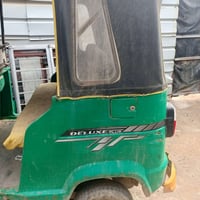 خلي اسولفلكم شنو سالفه هاي التكتك هاي التكتك باسم ابويه  وابويه توفى و...