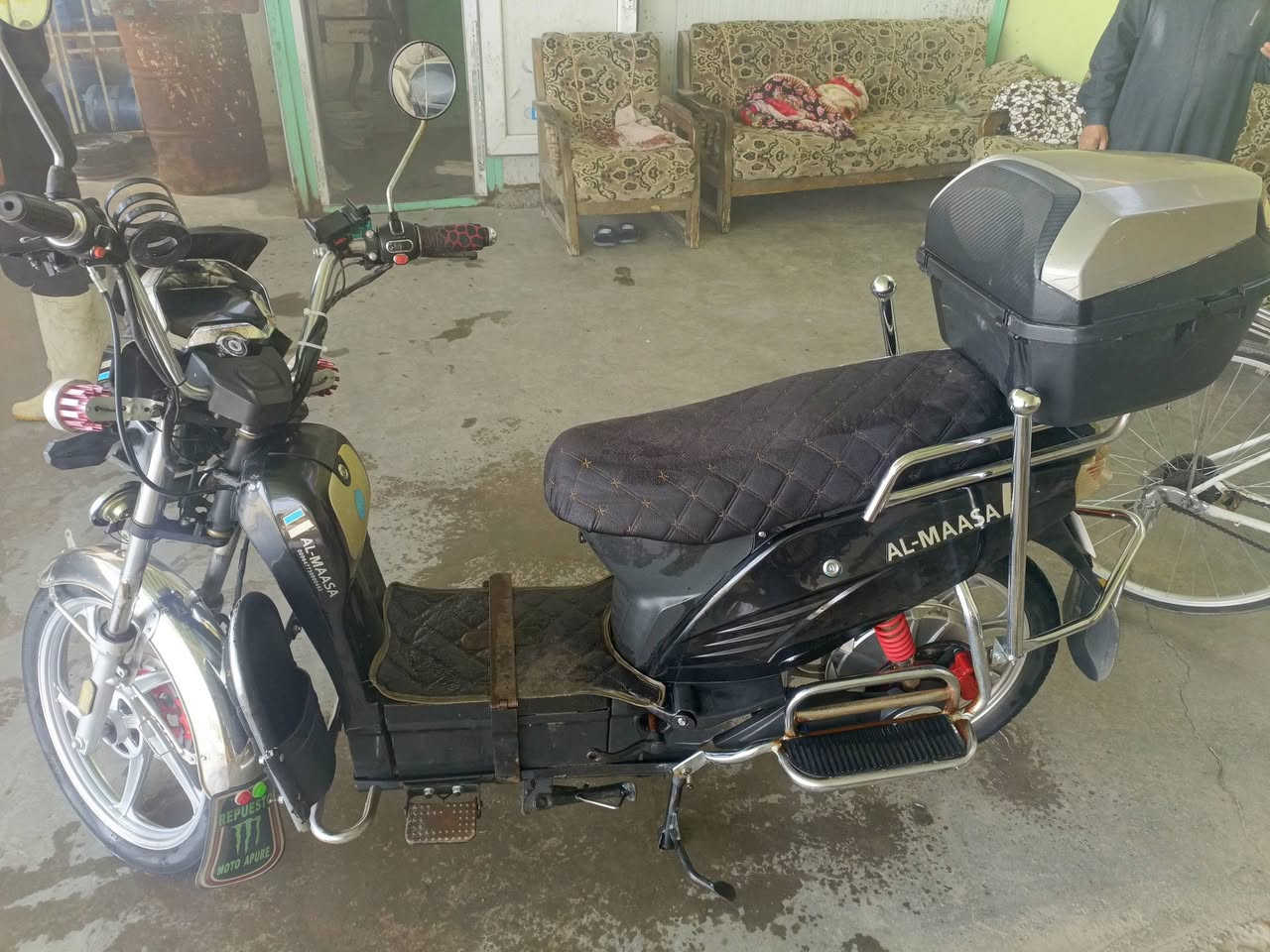 موطور للبيع سعر 450موطور نضيف ***********
