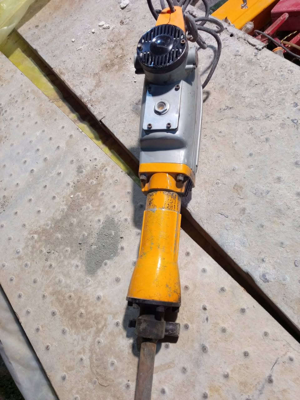 كور للبيع شرط الكفاله السعر 225 الف مع دريل كسار كبير السعر 125 الف


**إذا كنت صاحب هذا الإعلان وتريد حذفه لأي سبب، رجاءا أرسل رسالة إلى الدعم الفني**