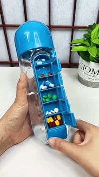 ✨ الحل الذكي لجدولك المزدحم! مطارة الماي مع منظم الحبوب 💊💧  🗓️ انسى ال...