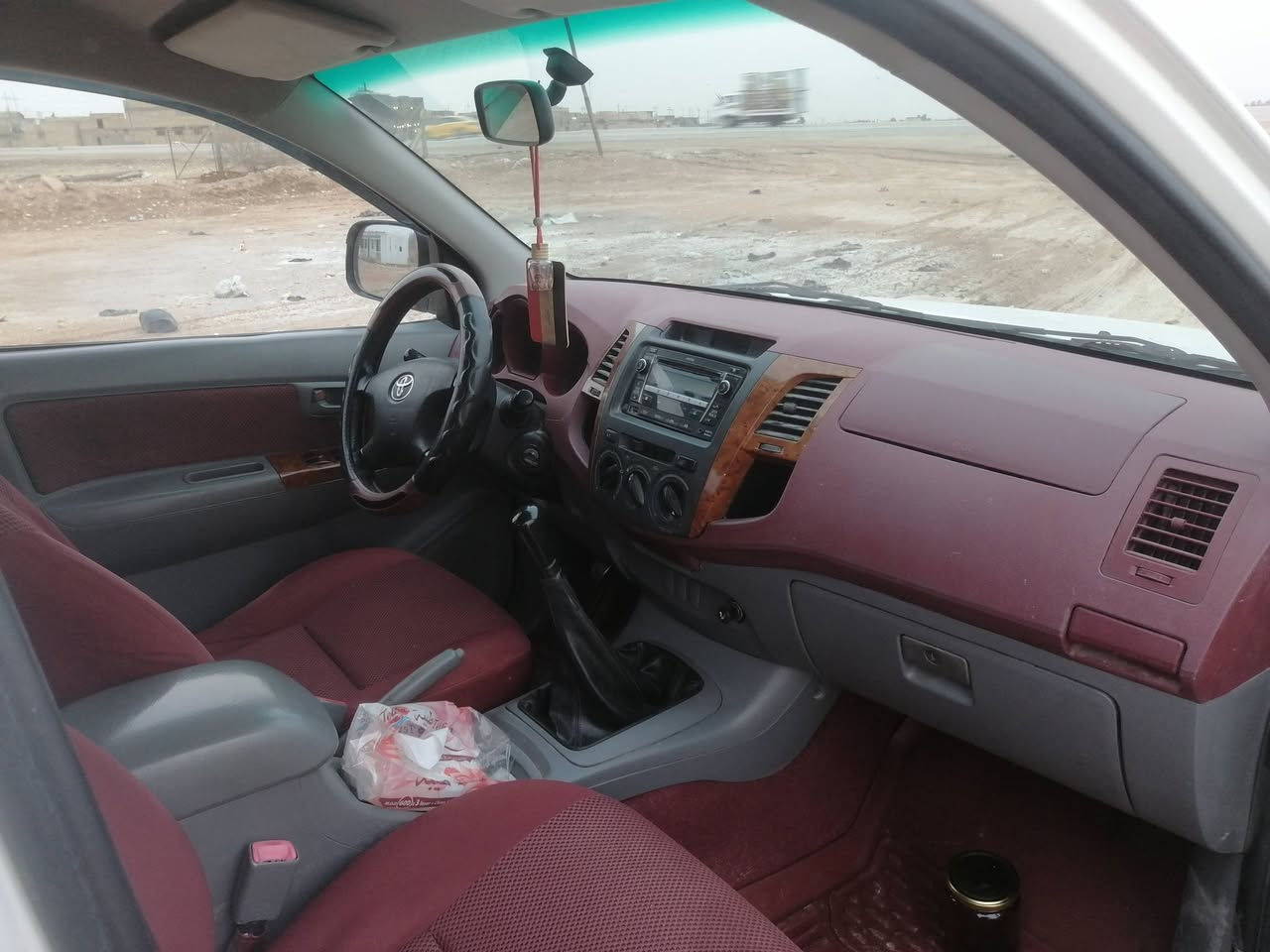 السلام عليكم تيوتا هيلوكس موديل ٢٠٨ رقم قادسيه سنويه مجدده فول مواصفات سعودي شاصي ١٩ حداديه جديده تخم تاير كهربايات فول جاهزه السياره استخدام شخصي بيها ابدايت البنيد بارد و باب البدي بي صبغ والباقي مكفوله السعر ١٤٠ وبيها مجال مكان ديوانيه غماس رقم الموبايل ***********
