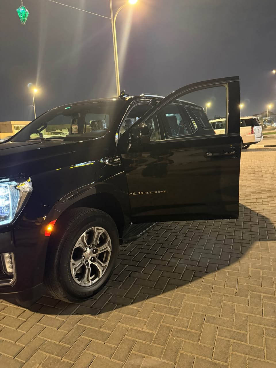 يوكن خليجي 2024 سياره كفاله 
مغلفه نانو حمايه وتبديل الزيت بالشركه 
بعدها بالضمان بيها طخه صغيره جداً بالتكمه ومصلحه
سعرها 515 وبيها مجال قليل   *********** البصرة, العراق
