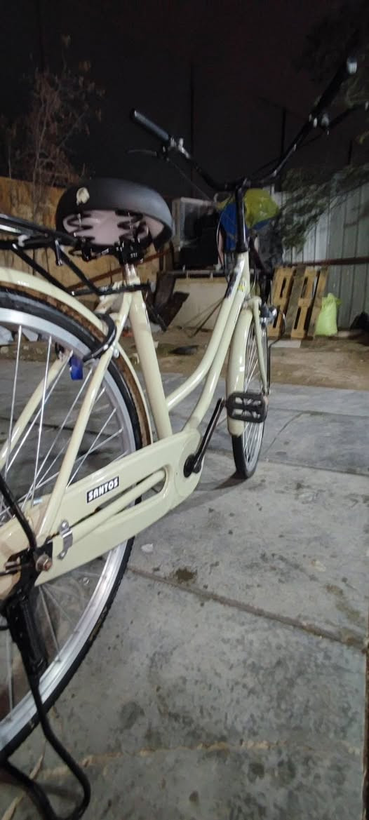 السلام عليكم بايسكل للبيع شركه سانتوس اصلي مديل 2025 حجم 26 لون صحراوي السعر 100قفله🔴🔒 المكان الشعله الجوادين 👈🏻***********
