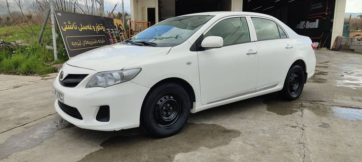 تۆیۆتا کرۆلا مودیل 2013 سفری شەریکە مەکینە 16 نمونە لەجوانی لەپاکی سەنەی هەتا 2029بەناوی خۆمانە گیرومەکینە و هەمووی بەشەرت سەیارەکە بەخزمەت بوە سۆنەرم داناوە ئەو وردانەی200هەزار ڕۆشتوە هەیە نرخی 120گەلاو مەعمەلە                *********** ***********
