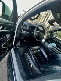 Jeep wagoneer  الموديل 2022  الفئة serious L المحرك 5.7 V8 عداد المساف...