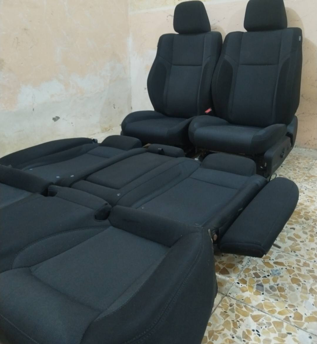 كشنات جارجر مخمل حضن
ترهم من موديل11 لحد 23

سعر 425 وبيه مجال

***********
