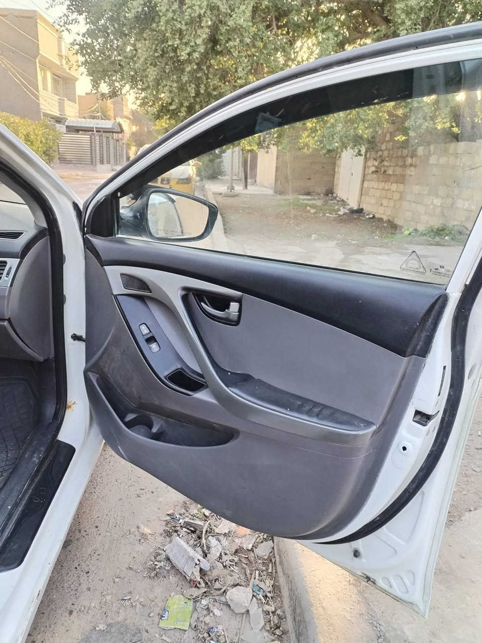 السلام عليكم ورحمة الله وبركاته النتره ٢٠١٦ وارد امريكي حادث جاملغ خلفي بدون دواخل مصبوغه عام لين الون صدفي يجرد عندي صوره قبل صبغ بعد صبغ سياره ليبل واحد السعر ١٠٠ العنوان بغداد جسر ديالي رقمي ***********
