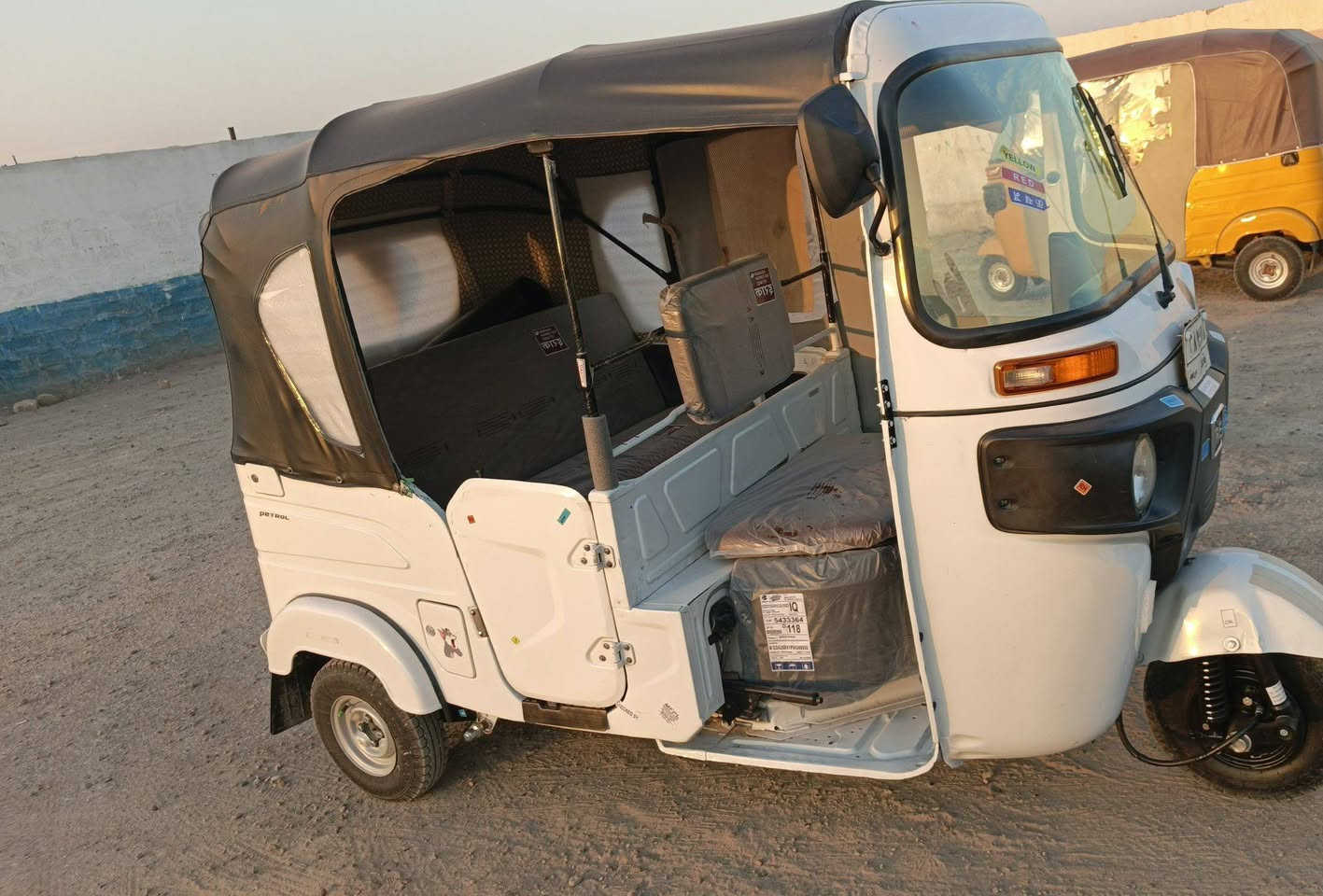 السلام عليكم تكتك للبيع موديل 21 شهر11رقم وسنويه تحويل ثاني يوم كفاله بس دوس العنوان بغداد ***********
