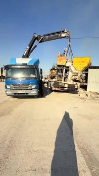 كرين للبيع هياب حجم 175.        4سلايت  7طن رجلين مخلف السعر 80 @07722...