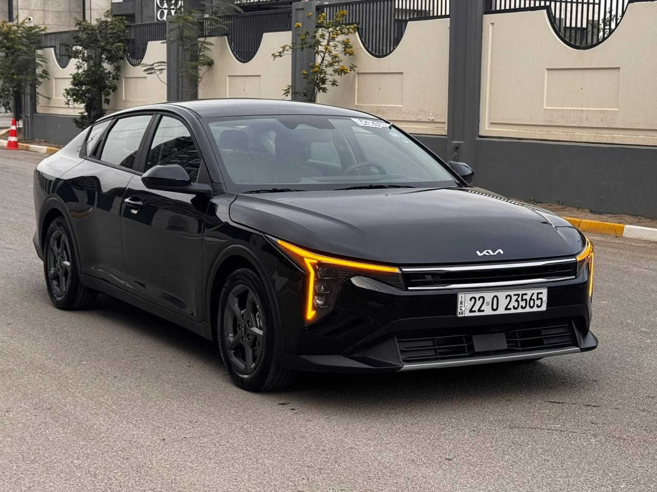 السلام عليكم
كي فور ٢٠٢٥ مواصفات lx بصمة شاشه دجتل رادار امامي خلفي جانبي مكينه ٢٠٠٠ دوش ماشيه ١١ ألف هندبريك دكمة سيارة بيها بنيد صبغ فقط ايرباكً سترين راجع سستم رقم أربيل جديد باسم شركة تريد وكاله تريد تحويل مضمون 
مكانها الكاضميه 
السعر ١٥٩ مجال بسيط 
***********
