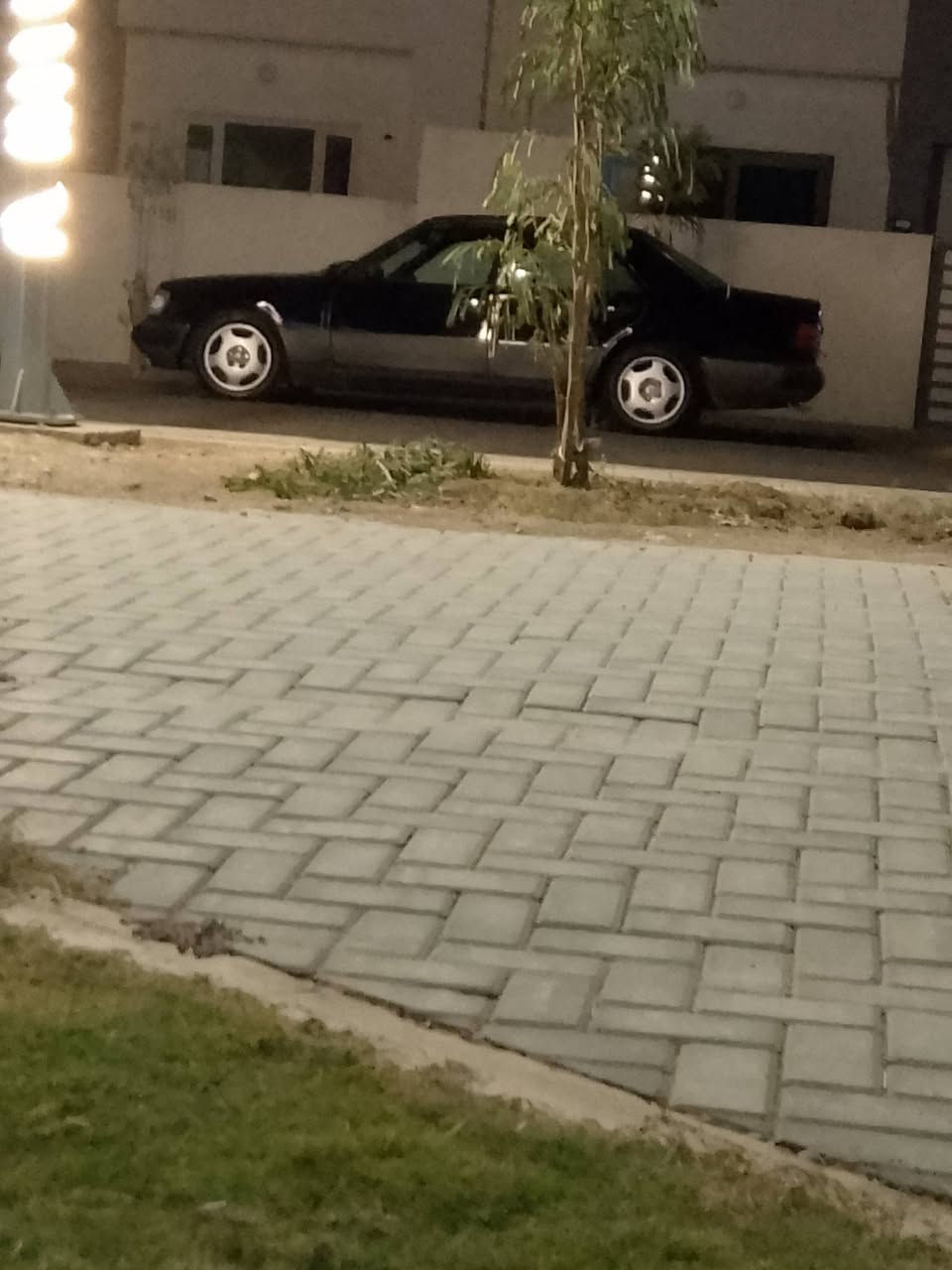 مارسیدس ڕەقەم نرخ 52 گەڵا ،گۆڕینەوەش دەکەین بەمەلیکە شاهێنە ،، ***********
