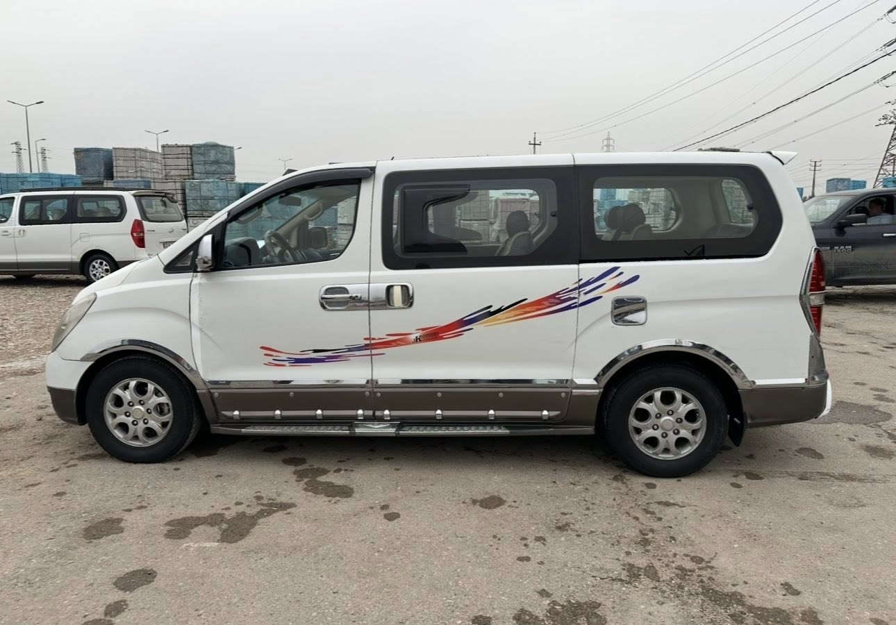 ألسلام عليكم ستاركس 
2009 رقم واسط إنكليزي بأسمي مصفره هيئه وغرامات سياره جاهزه مكينه كير تبريد حداديه كهربائيات خير من الله السياره بيها فقط لصندوك مصبوغ بدون ضربه صبغ فقط بدون معجون  للأستفسار الاتصال على الرقم
‭0786 630 5525
