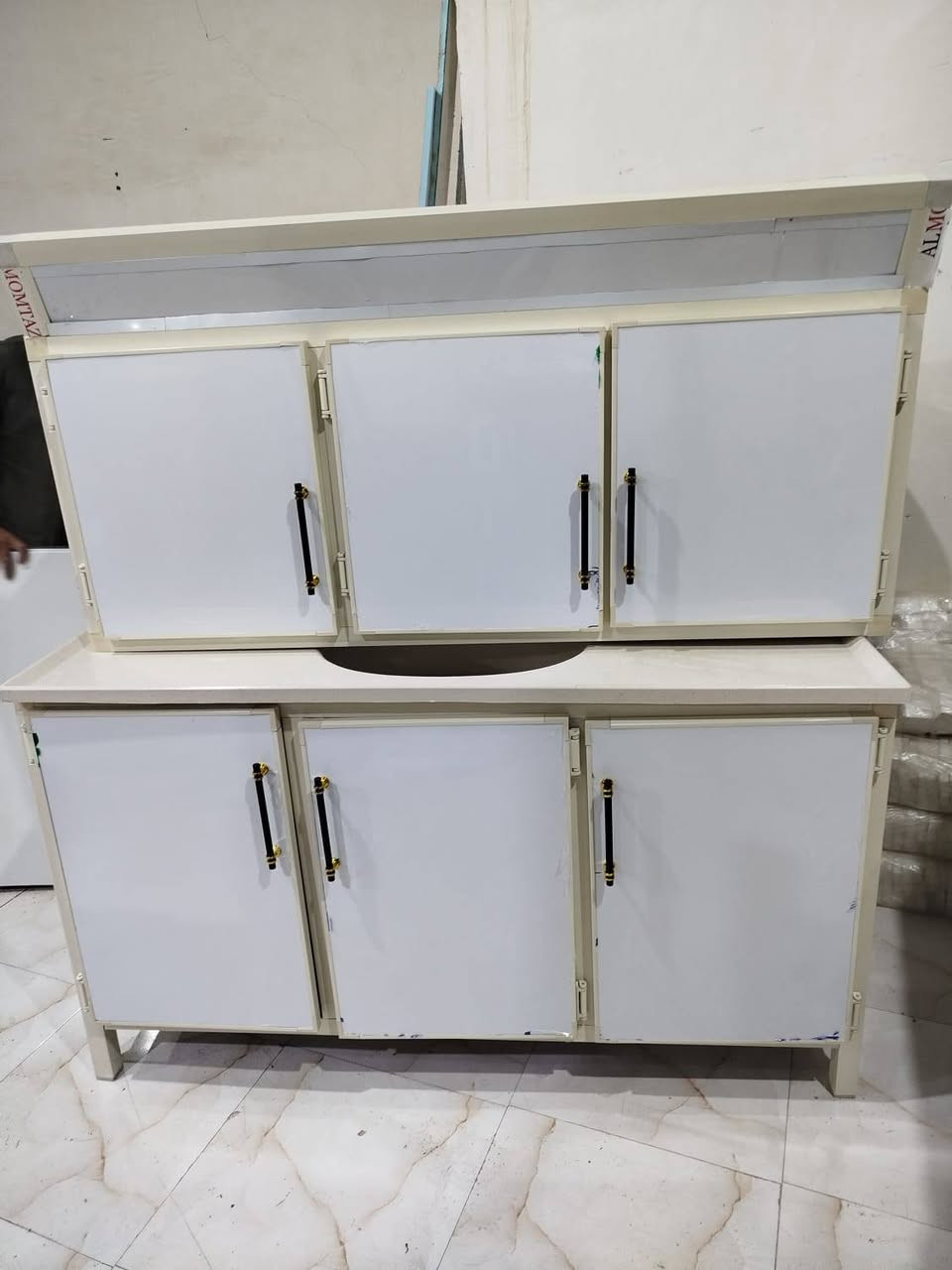 سلام عليكم ورحمة الله وبركاته كاونترات مترين ومترين ونص بيع جمله مفرد انه جاي ابيع جوسوك سعر خاص رقم الهاتف *********** مكاني ناصريه حي فداء شارع مدارس
