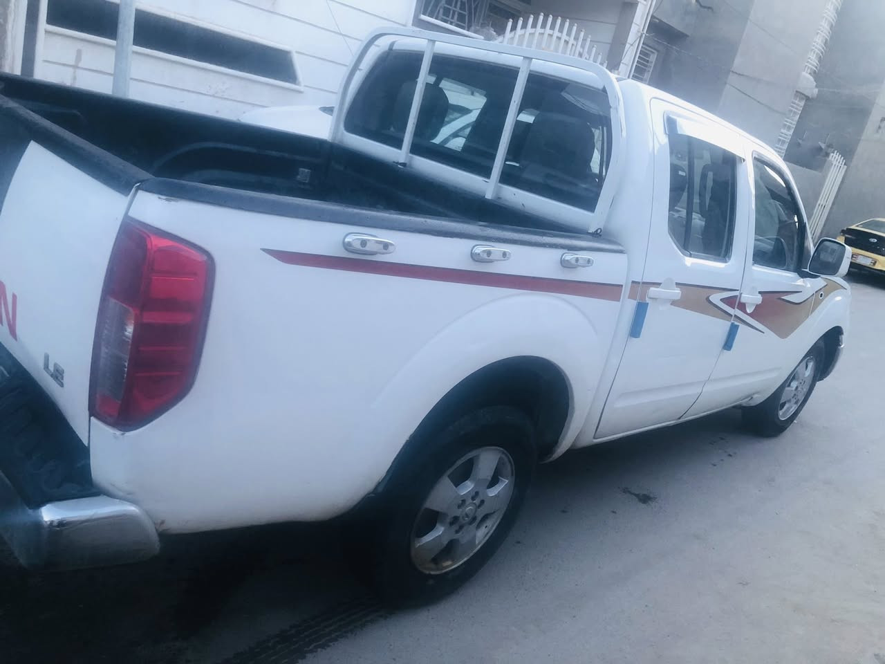 السلام عليكم للبيع بيكب نيفارا موديل 2014 رقم ذي قار انگليزي باسمي شرط التحويل بيه حادث صار جهة السكن وصلحته سيارة جاهزه حداديه تبريد تايرات  ***********
الديوانية 
السعر 88 ورقه
