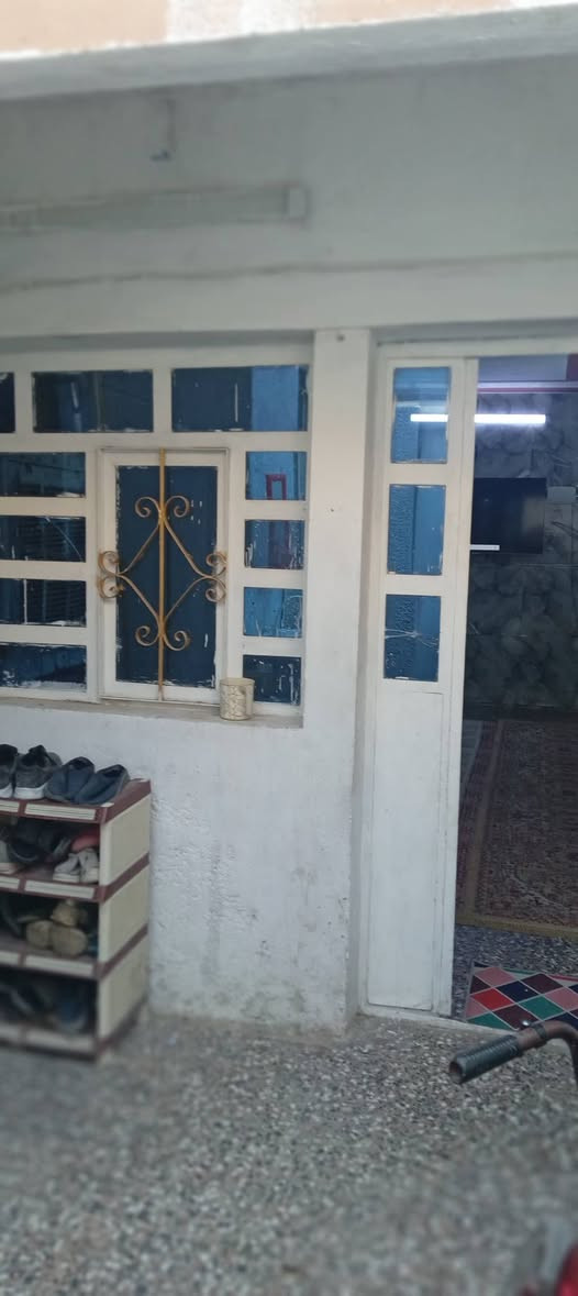 السلام عليكم اعيد النشر بسبب الوعود الكاذبة بيت ٨٠متر للبيع بشعلة قطاع ١٢للبيع طابو صرف سند بسمي البيت عكادة طابق ونص كامل من كهرباء وماء ومجاري للتواصل بي واتساب ***********
