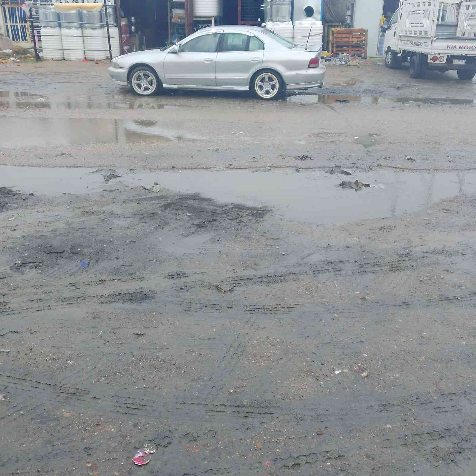 سلام عليكم مستبوشي كلنت 2001خليجي مكينه تنقص صدر خلفي دواخل نضيف كهربائيات سنتر لوك سياره بلاديه بيها ضربه خلفيه خفيفه رقم بغداد***********
