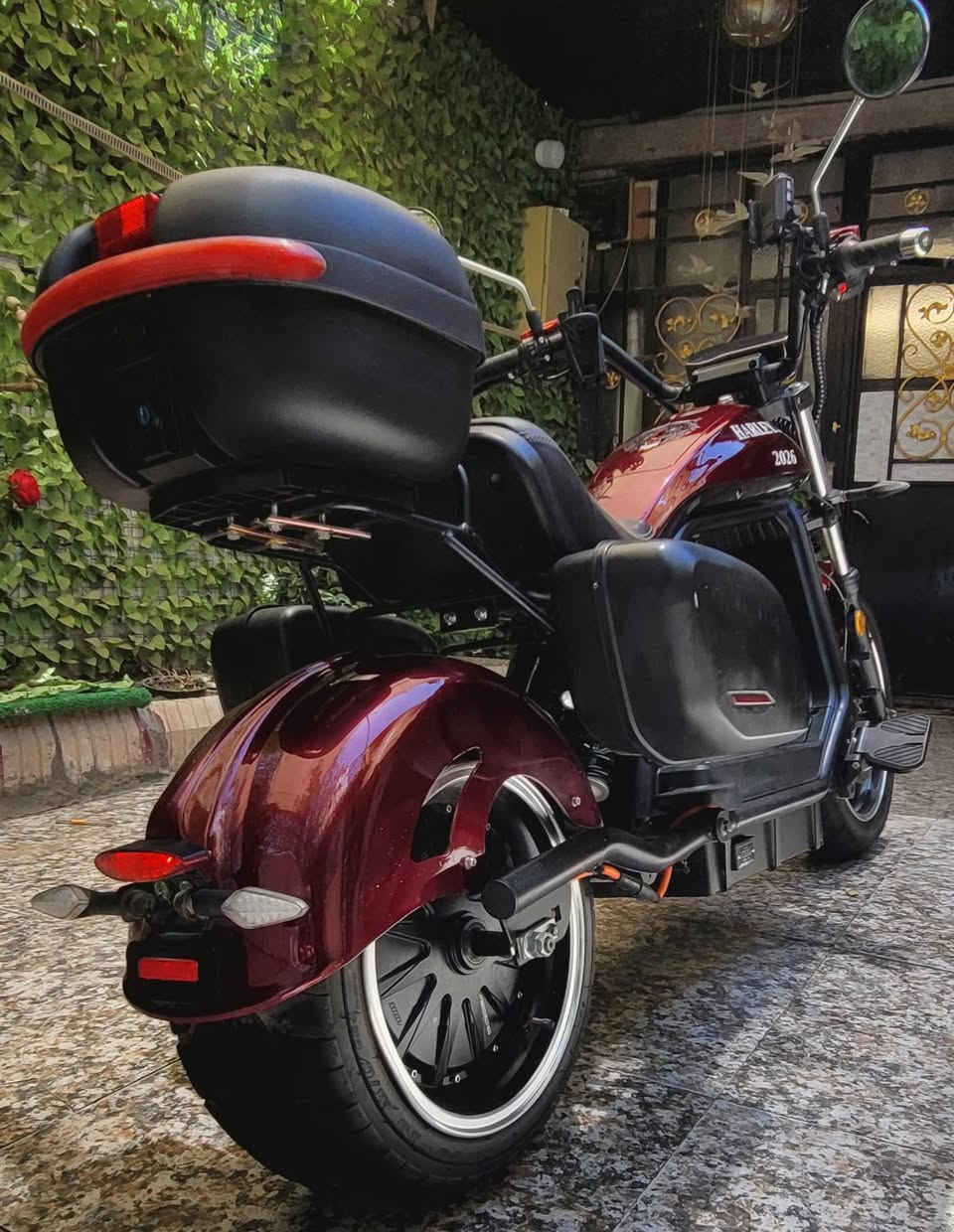 السلام عليكم...دراجه _هارلي _ HARLEY_ALARM..كهربائيه ..اخر اصدار _2026_ مستورده استيراد خاص ..بطاريه ليثيوم فوسفات الحديد._35_ امبير..سويجين وبصمتين ..تشغيل بصمه وسويج وجهاز مانع سرقه وتشغيل عن بعد..اخوان الدراجه مصممه للمسافات الطويله وليس السرعه ...تمشيك بل شحنه الواحده اكثر من 70 كيلو ..اما السرعه _60_k...القصوى ...(الي يحب السرعه ماتخدمه هيج قطعه ) وصل المعرض والعده الاصليه بل صندوق 
السعر (مليون و600) قفل وسعر نهائي...مكاني بغداد الشعب قرب محكمة الشعب الجديده على الشارع العام الشراي يتصل...***********...واتساب موجود....حياكم الله

