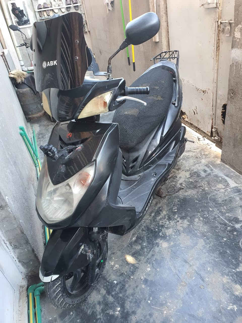 سلام عليكم سكنس فحل موديل 2011 كابريتر الدراجه تخبل مبيها اي نقص كهربائياتها كلها شغاله الدراجه بيها كلج خلفي مزود اصلي الدراجه مفتوحه ناعمه كلش كفراته نضيه السعر550 وبيها مجال 
الاعلام قريب تقاطع درويش 
رقم الهاتف ***********

