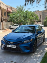 للبيع تيوتا كامري 2020 se رقم بغداد بااسمي شرط التحويل  هزة جديدة سنوي...