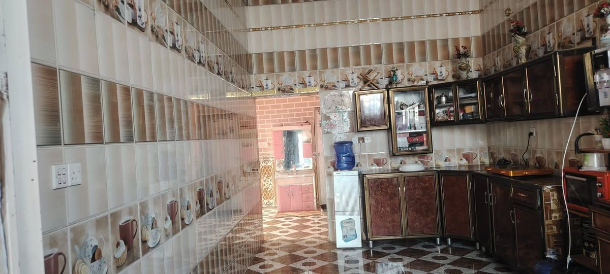 السلام عليكم بيت طابو صرف للبيع ناحيه الفظليه المساحه 320 متر طابقين ركن بناء حديث يتكون الطابق الاول من غرفتين وصاله ومطبخ وصحيات داخليه وخارجيه واستقبال ولطابق الثاني يتكون من غرفتين وصاله ومطبخ وصحيات الموقع بداية شارع المحطه قرب محلات ابو سيف للستفسار ***********. ❤️ نستقبل كافة العروض داخل الفظليه وطرافها🥰
