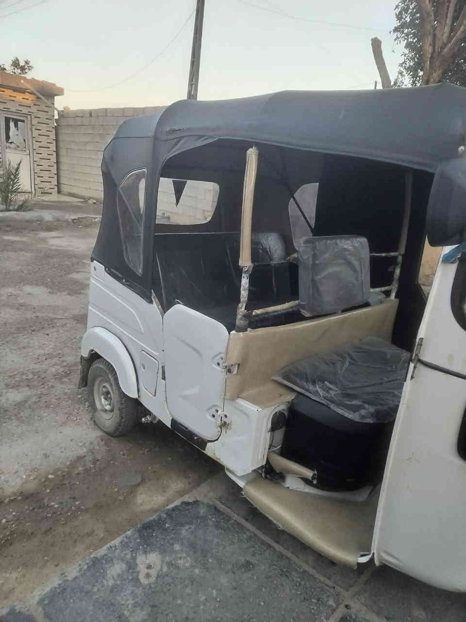 تكتك باجاج لبيع موديل 21بشهر 11 رقم ذي قار سنويه للا28
شرط التحويل مكينه مبدل بس كلجات تخم تاير جديد كهربائيات شغاله بيها طخه بل لغد الامامي والخلفي بصيط يم البك لايت...الشراي يجي ويشوف بعينه جاهزه وماتذب عليها ألف السعر 7مليون  مكانها قضاء النصر للاستفسار *********** 
***********
