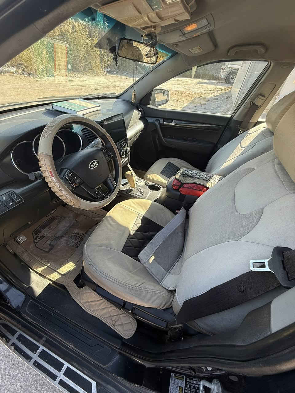 السلام عليكم
سورنتو 2012 أمريكي 
7 راكب 
محرك 6 سلندر المرغوب 

السياره داخله للعراق كلين تايتل مابيها حادث

بلعراق صار بيها 6 قطع صبغ اثر شخوط
وليس حادث (مكفوله من الحادث) 

مابيها لا حادث ولا غرق ولا حرق ولا كص ولا لحيم ولا ايرباك ولا دواخل مكفوله كفاله عامه فقط صبغ اثر شخوط 

الكير والمحرك مكفولات 

رقمها أنبار الجديد

الإضافات :

منظومة تبريد جديده
تخم تايرات جديده 
صدر امامي وخلفي جديد

السياره ما متعوبه ومال جنايه 
السعر 130 ورقة 

رقمي ***********
متوفر واتساب وفيس
