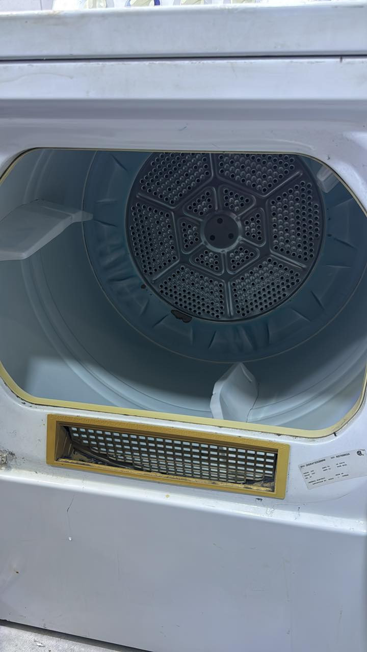 مجففة ملابس حرارية مستعمل .. تعمل بصوره جيده . السعر ٣٥٠ ألف دينار وقابل للتفاوض / العنوان البصره -بريهه/ موبايل ***********
