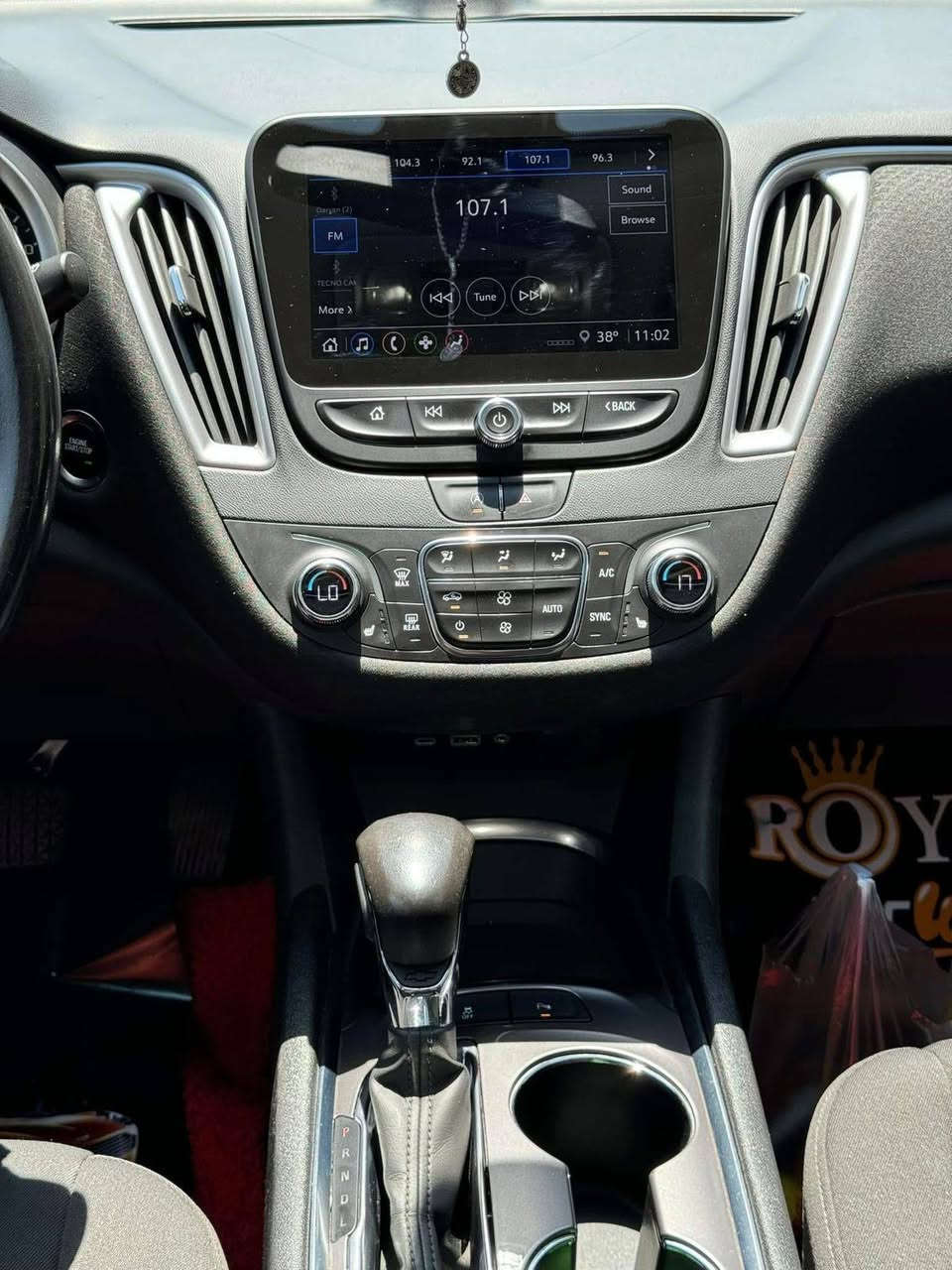 ماليبو موديل 2023
المسافه المقطوعه 42 الف 
حادث كصه لبنيد شبر فقط وراجع نفس البنيد فقط بدون ايرباك 
بدون رقم 
 رقم فحص مؤقت
موصفات فول فتحه الى……. 
السعر المطلوب 145 وبيههه مجال قليل 
بدون مراوس بيع فقط 
مكان السياره حله مركز لمدينة 
استفسار
***********
غير متواجد عالفيس
