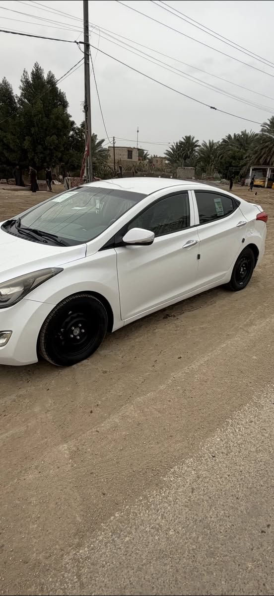 ١٤ خليجي مكينه ١٨٠٠ بسم كردي وكاليه مداور حاضر سياره بي صبخ السعر مناسب. ***********
