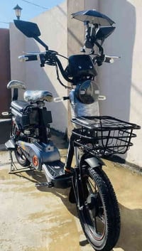 بايسكل شحن للبيع لبايسكل نضيف وبطارياتة جديدات وسويج١ وبصمة٢ وبي بلوتو...