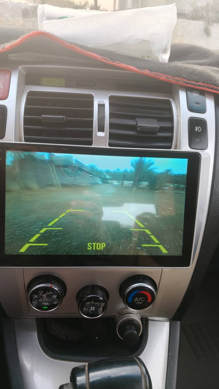 يا الله السلام عليكم توسان موديل 9رقم دولي هزه سنويه جديد لل2029 بغداد كشنات جلد حساسات خلفيه فتحه صدر امامي خلفي تخم تايرات بيهه شاشه كامره كبيره  شخطين  بالباب مو ضح بالصوره وكدر اصبعين مكانين يم الماصده اليسره موضح بالصوره فقط سعرهه 125عنواني ديالى بعقوبه ***********
