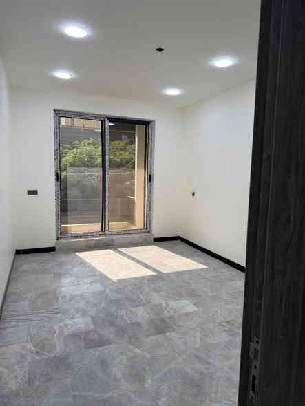 متوفر دارين للايجار في حي الاساتذه
مساحه 80 لكل دار تحتوي على استقبال وحولي وغرفه نوم للطابق الأرضي واثنين غرف نوم بالطابق الثاني وحولي وخدمات للاستفسار الاتصال على الرقم *********** متوفر واتساب 
للاستفسار الاتصال على الرقم *********** واتساب متوفر
